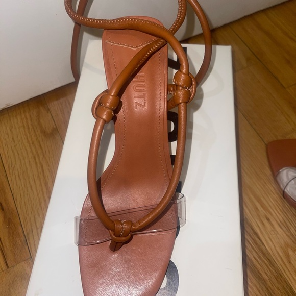 Schutz heeled sandal size 7 1/2 color caramel. 3 1/2” heel. Never worn in box - Picture 4 of 5